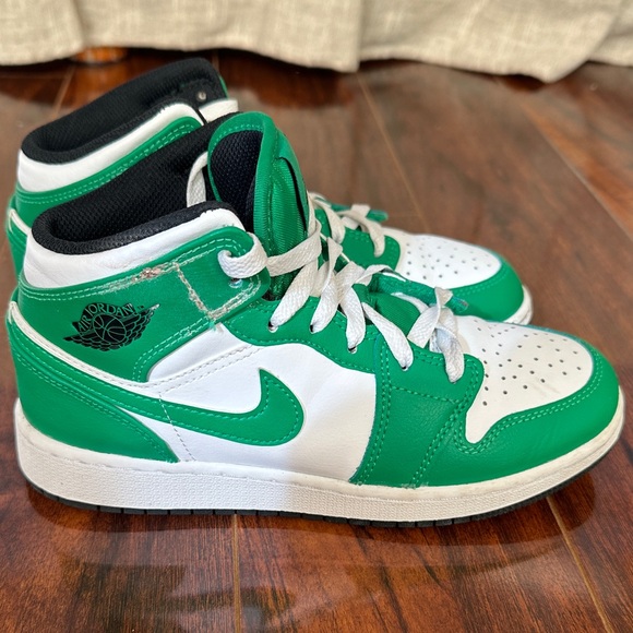 Nike Air Jordans - Picture 3 of 7